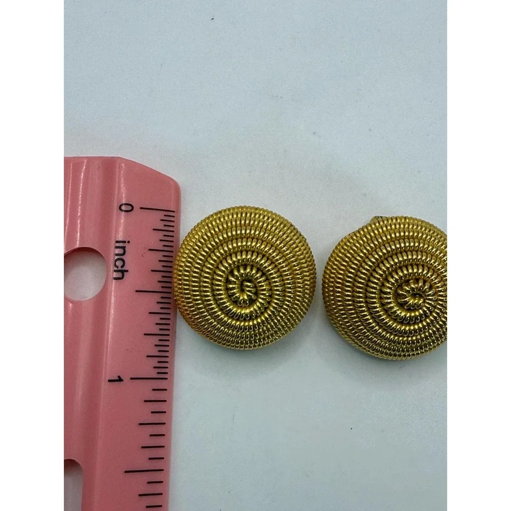 The Unbranded Brand vintage gold